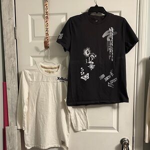 Hollister women’s Medium  Black and White  Tees / 2 shirt bundle